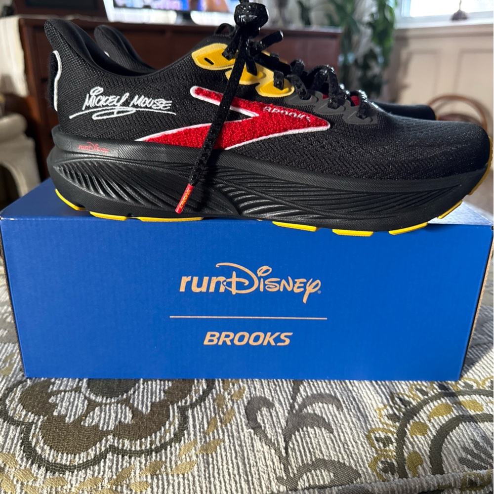 Brooks ghost 9.5 run Disney women’s 2025 2026 tennis running shoes new in box